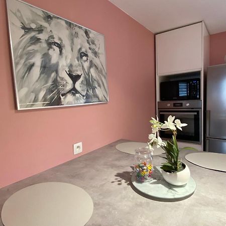 Next2Airport - Appartement House Of Lions Ransart Екстер'єр фото