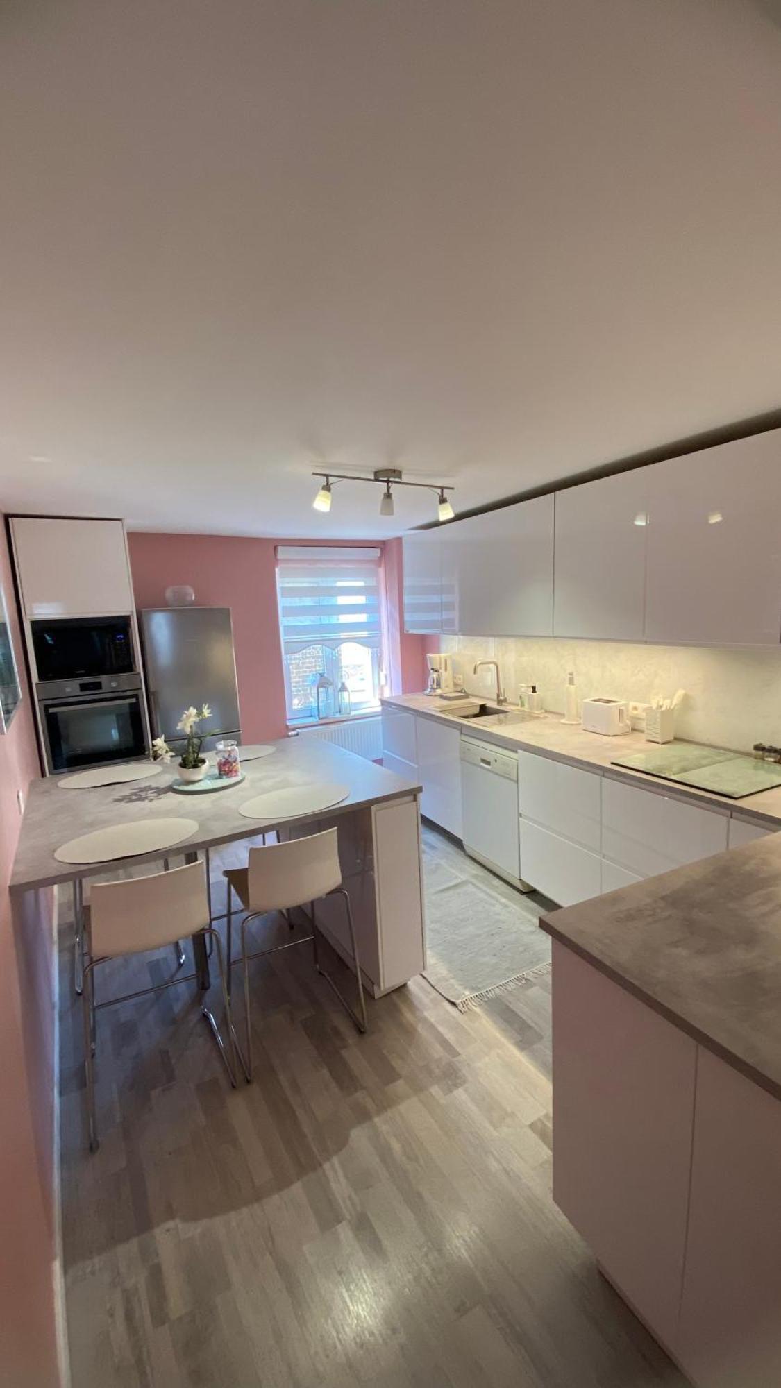 Next2Airport - Appartement House Of Lions Ransart Екстер'єр фото