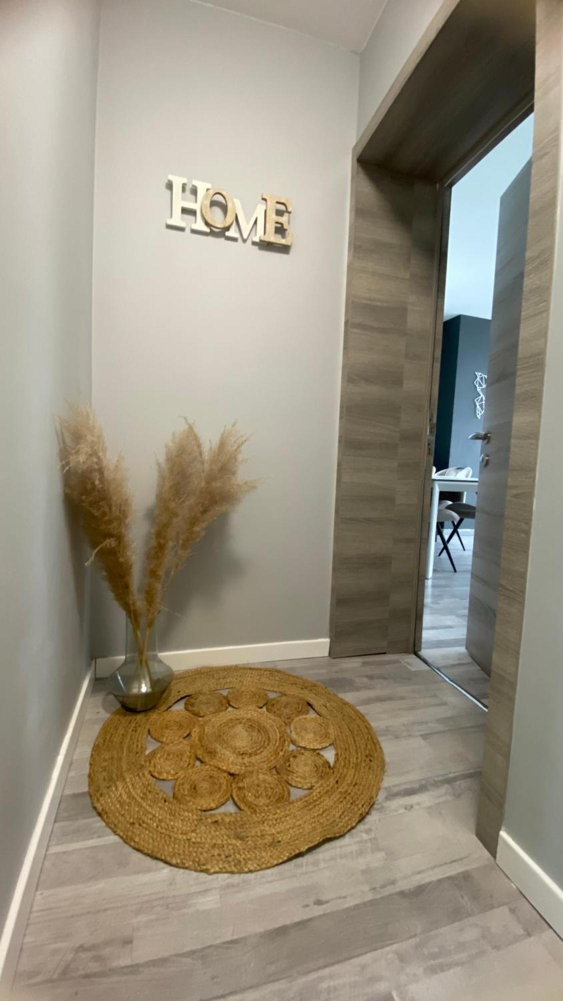 Next2Airport - Appartement House Of Lions Ransart Екстер'єр фото